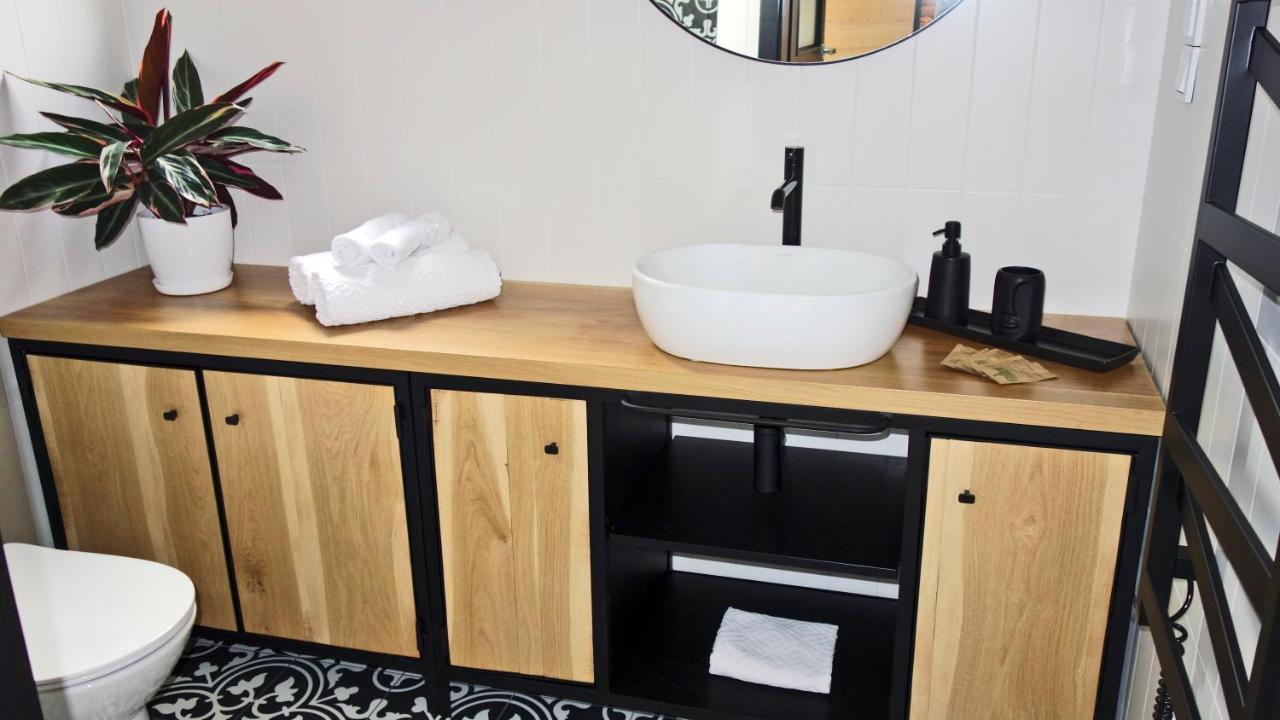 Dzikie Lisko - Apartament Z Tarasem Lesko Ngoại thất bức ảnh